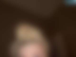 Live cam show with Crumslut - Small Tits on Dare Cams