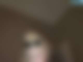 Live cam show with Crumslut - Control on Camsoda