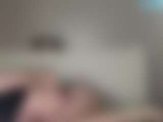 Live cam show with Crumslut - Butt Plug on wildcum.com