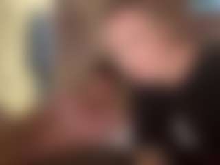 Live cam show with Crumslut - Pegging on Camsoda
