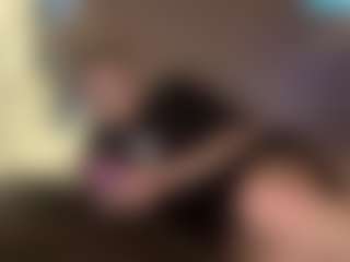 Live cam show with Crumslut - Blonde Hair on SinfulBabes