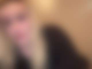 Live cam show with Crumslut - Living Room on Gym Cam Girls