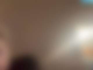 Live cam show with Crumslut - Living Room on Fling VIP Chat