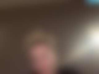 Live cam show with Crumslut - Cum In Pussy on Uber Horny