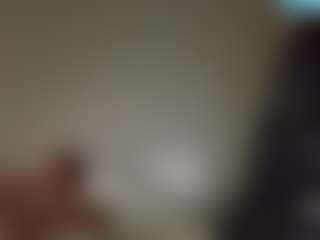 Live cam show with Crumslut - Orgasm on CamSextacy