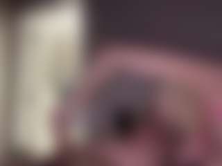 Live cam show with Crumslut - Deepthroat on Camsoda
