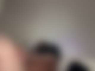 Live cam show with Crumslut - Deepthroat on Camsoda