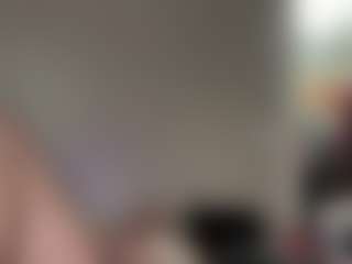 Live cam show with Crumslut - Blowjob on livesuperchat.net
