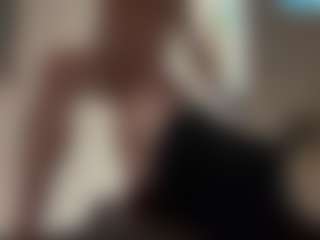 Live cam show with Crumslut - Orgasm on Mixed Magazine Live