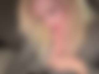 Live cam show with Crumslut - Amateur on Chatstar