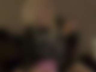 Live cam show with Crumslut - Smoking on Dolls Live