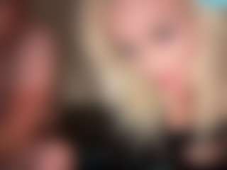 Live cam show with Crumslut - Blue Eyes on Camsoda