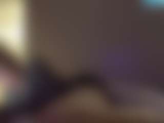 Live cam show with Crumslut - Pegging on Camsoda