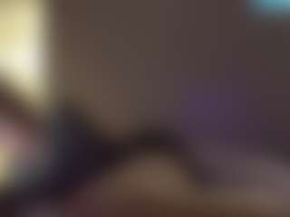 Live cam show with Crumslut - Butt Plug on Livezox