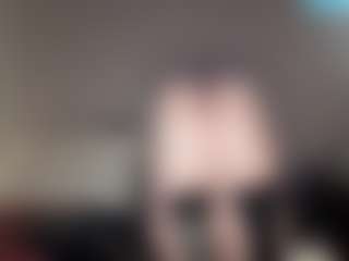 Live cam show with Crumslut - Pegging on live18s.com