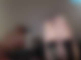 Live cam show with Crumslut - Athletic on SmokeAndPoke