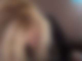 Live cam show with Crumslut - Pegging on Fit Hotties