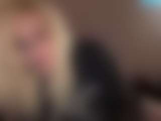 Live cam show with Crumslut - Blonde Hair on x69.live