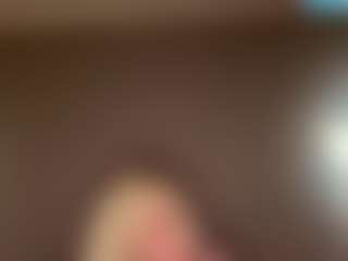 Live cam show with Crumslut - Smoking on Fapmatic.com