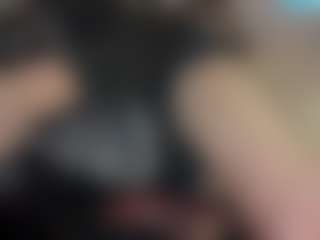 Live cam show with Crumslut - Deepthroat on Camsoda