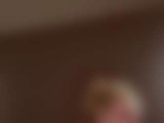 Live cam show with Crumslut - Pegging on Camsoda