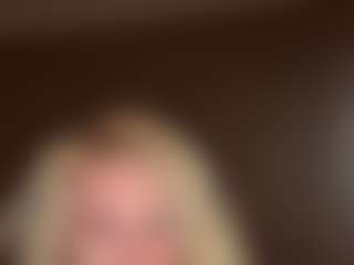Live cam show with Crumslut - Pegging on Camsoda