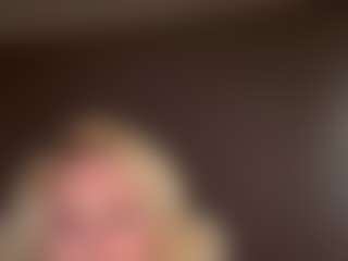 Live cam show with Crumslut - Pegging on Camsoda