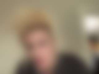 Live cam show with Crumslut - Blowjob on Dare Cams