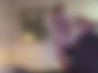 Live cam show with Crumslut - Smoking on Camsoda