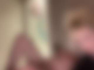 Live cam show with Crumslut - Smoking on Camsoda