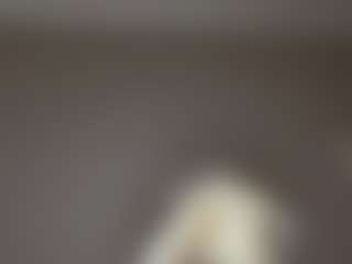 Live cam show with Crumslut - Bikini on SmokeAndPoke
