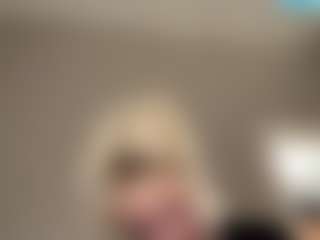 Live cam show with Crumslut - Ass To Mouth on xfollow cams