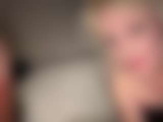 Live cam show with Crumslut - Blue Eyes on SinfulBabes