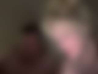 Live cam show with Crumslut - Pegging on Camsoda