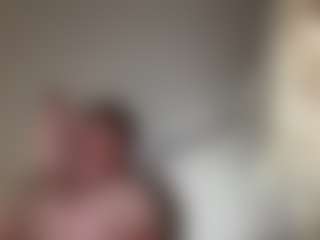 Live cam show with Crumslut - Public on Camsoda