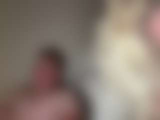 Live cam show with Crumslut - Public on Camsoda