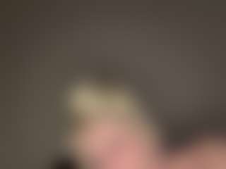 Live cam show with Crumslut - Orgasm on Camsoda