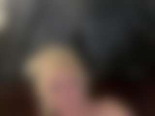 Live cam show with Crumslut - Blonde Hair Amateur on Camsoda