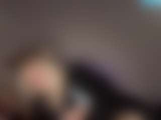 Live cam show with Crumslut - Control on Fling VIP Chat