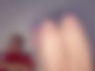 Live cam show with Crumslut - Facial Piercings on crypto-cams