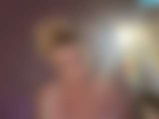 Live cam show with Crumslut - Deepthroat on Camsoda