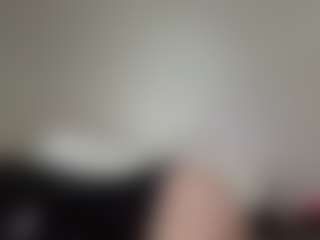 Live cam show with Crumslut - Pegging on slutload