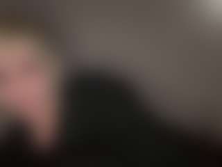 Live cam show with Crumslut - Pegging on hrnylive.com