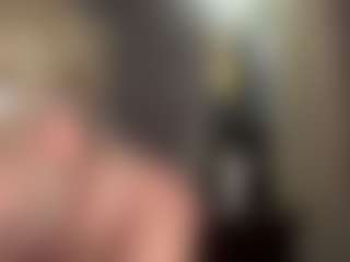 Live cam show with Crumslut - Normal on Porn Luv
