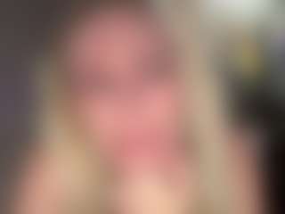 Live cam show with Crumslut - Blonde Hair Amateur on alttransgirls