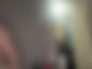 Live cam show with Crumslut - Cute on EXY