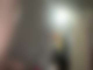 Live cam show with Crumslut - Cute on TottyGirls