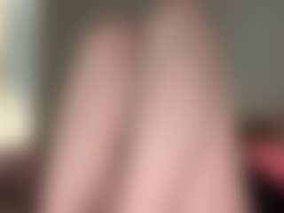 Live cam show with Crumslut - Pegging on Camsoda