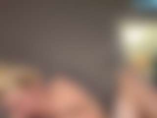 Live cam show with Crumslut - Blonde Hair on SinfulBabes