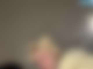 Live cam show with Crumslut - Cute on Camsoda